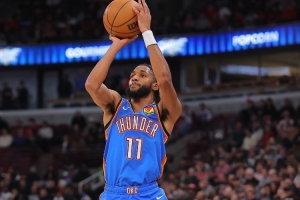 强度跟不上！以赛亚·乔9中4拿11分5板2助2断 垃圾时间拿8分