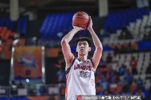 媒体人：别怪我鸡蛋里挑骨头看个高兴 解决比赛暴露的问题最重要