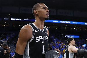 Skip：文班没对抗净搞些后卫动作 NBA杯决赛他被米罗抢爆了！